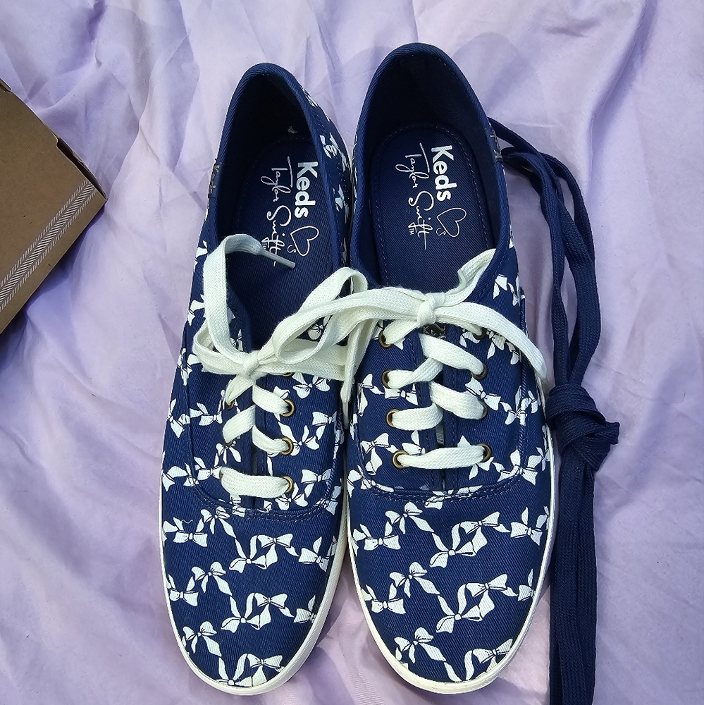 Keds Taylor Swift colab.